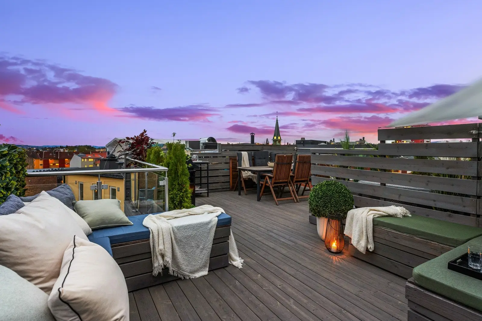 - Unik toppleilighet med stor, privat takterrasse -