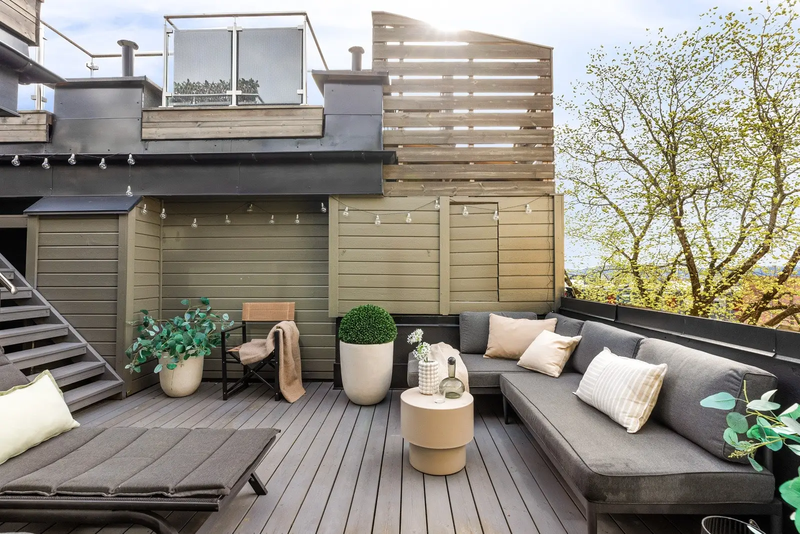 - Takterrasse med utgang fra spisestue -